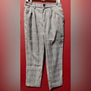 NWT Women’s Gray Checkered Pants, Size L